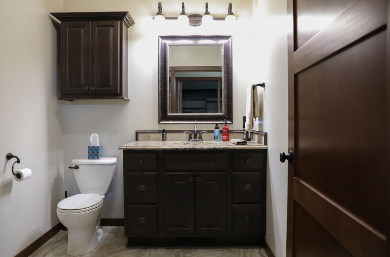 23. Master Bathroom.jpg